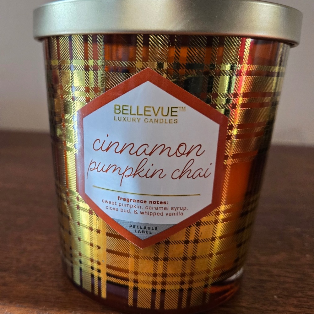 Bellevue Luxury 2-Wick Candle - Cinnamon Pumpkin Chai Scent